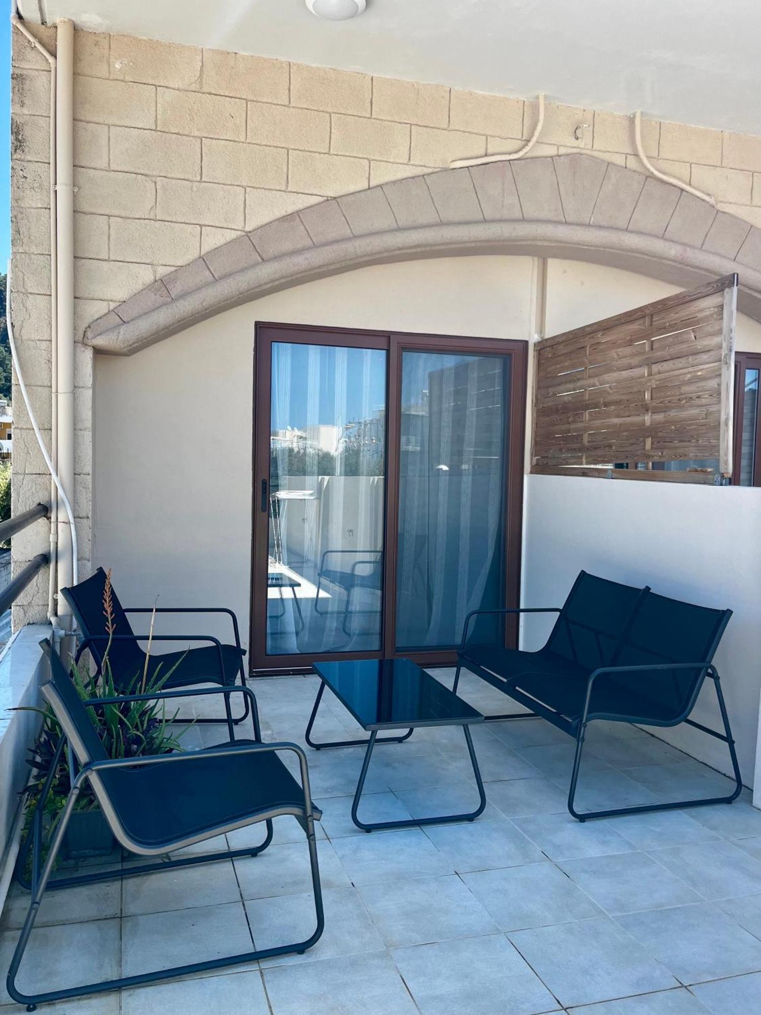 Sapphire Home Ixia  Bagian luar foto
